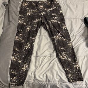 Black and White Patterned Leggings